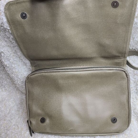 Matt & Nat Vegan Messanger style Tan shoulder bag - Picture 8 of 11